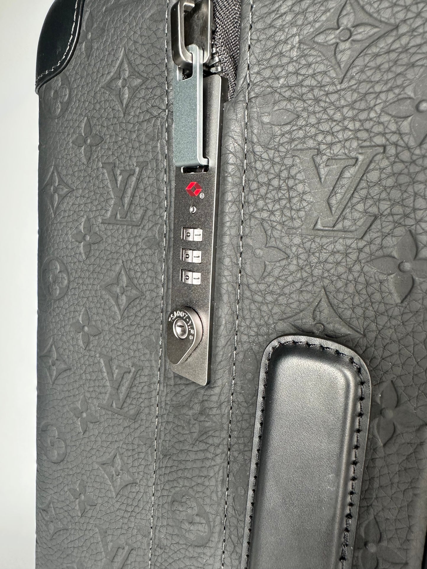 Louis Vuitton Horizon 55 Black Taurillon Leather Shadow Edition RRP £3600