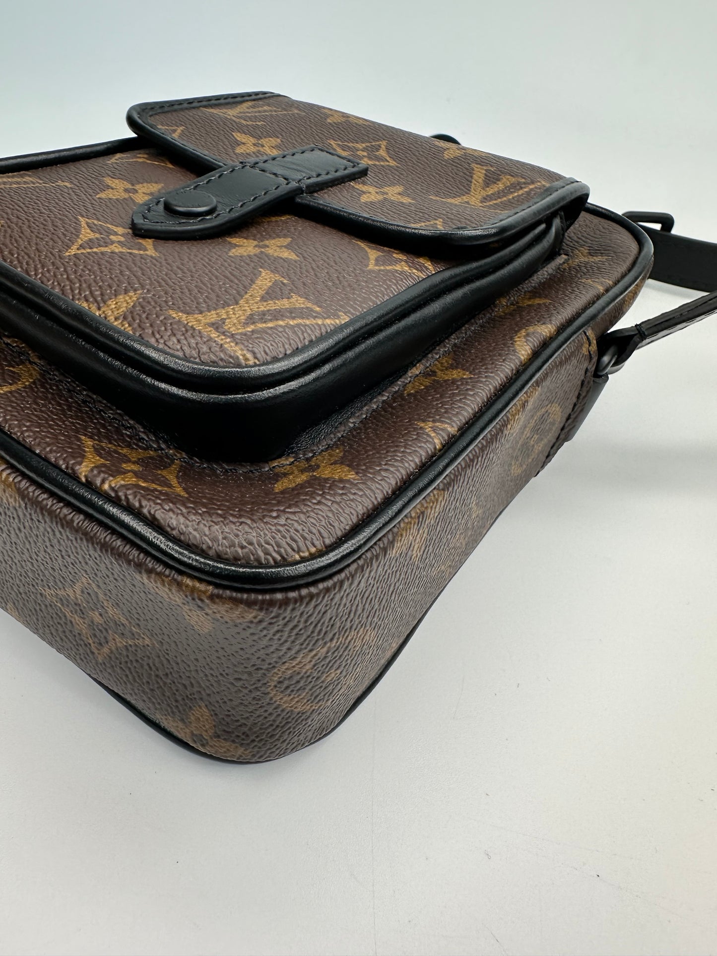 Louis Vuitton Virgil Abloh Christopher Wearable Wallet Bag M69404