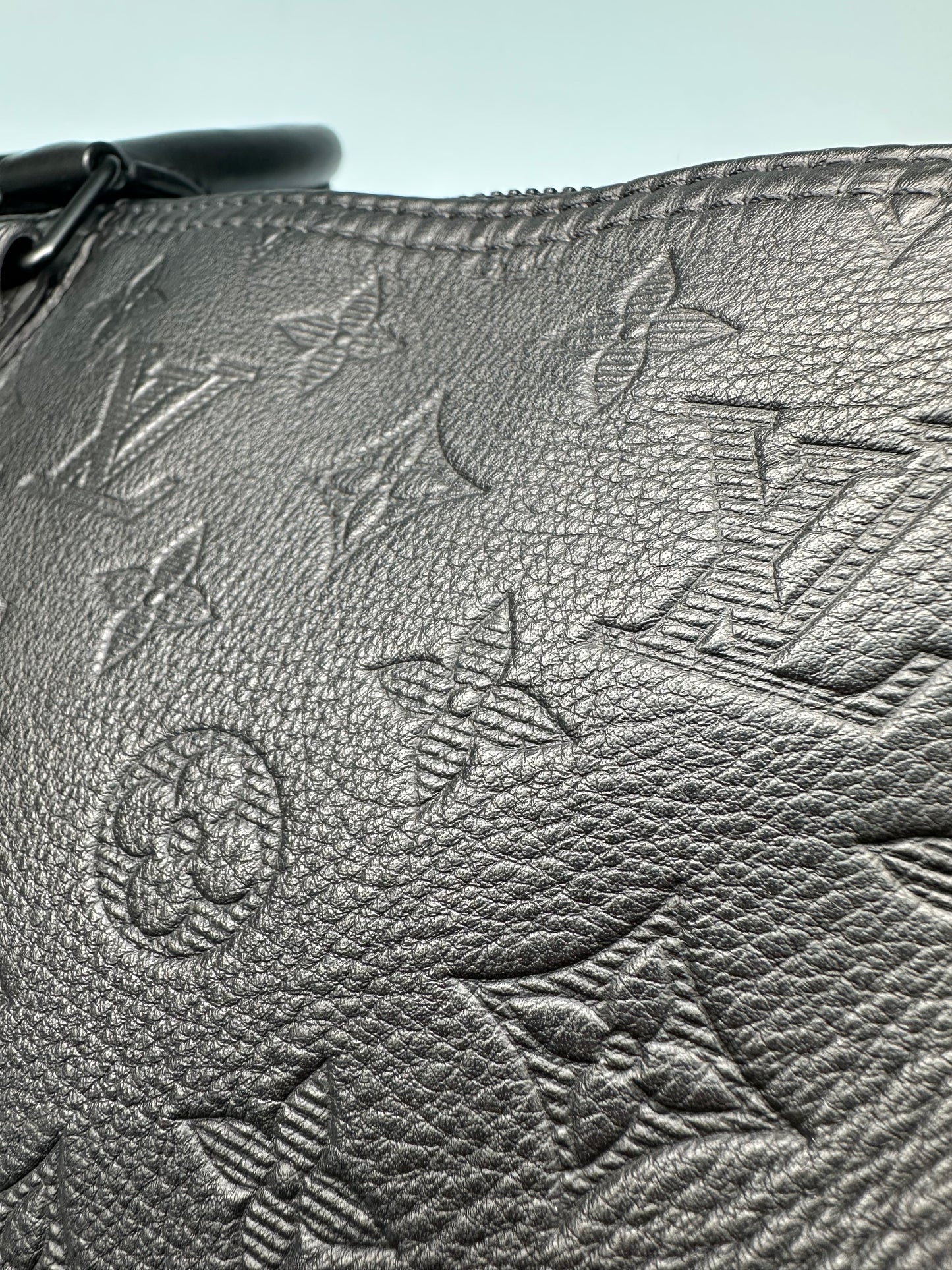 Louis Vuitton Keepall Bandoulière 50 Monogram Shadow Black Leather