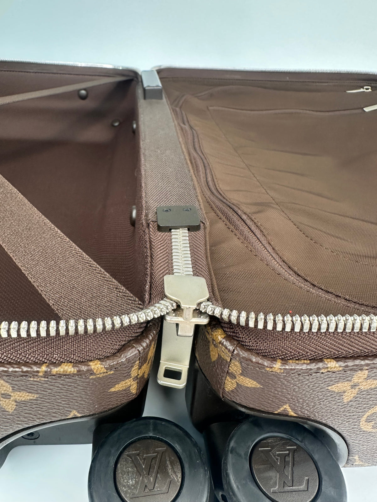 Louis Vuitton Horizon 55 Hand Luggage Carry On Case LV Monogram Brown & Beige (2)