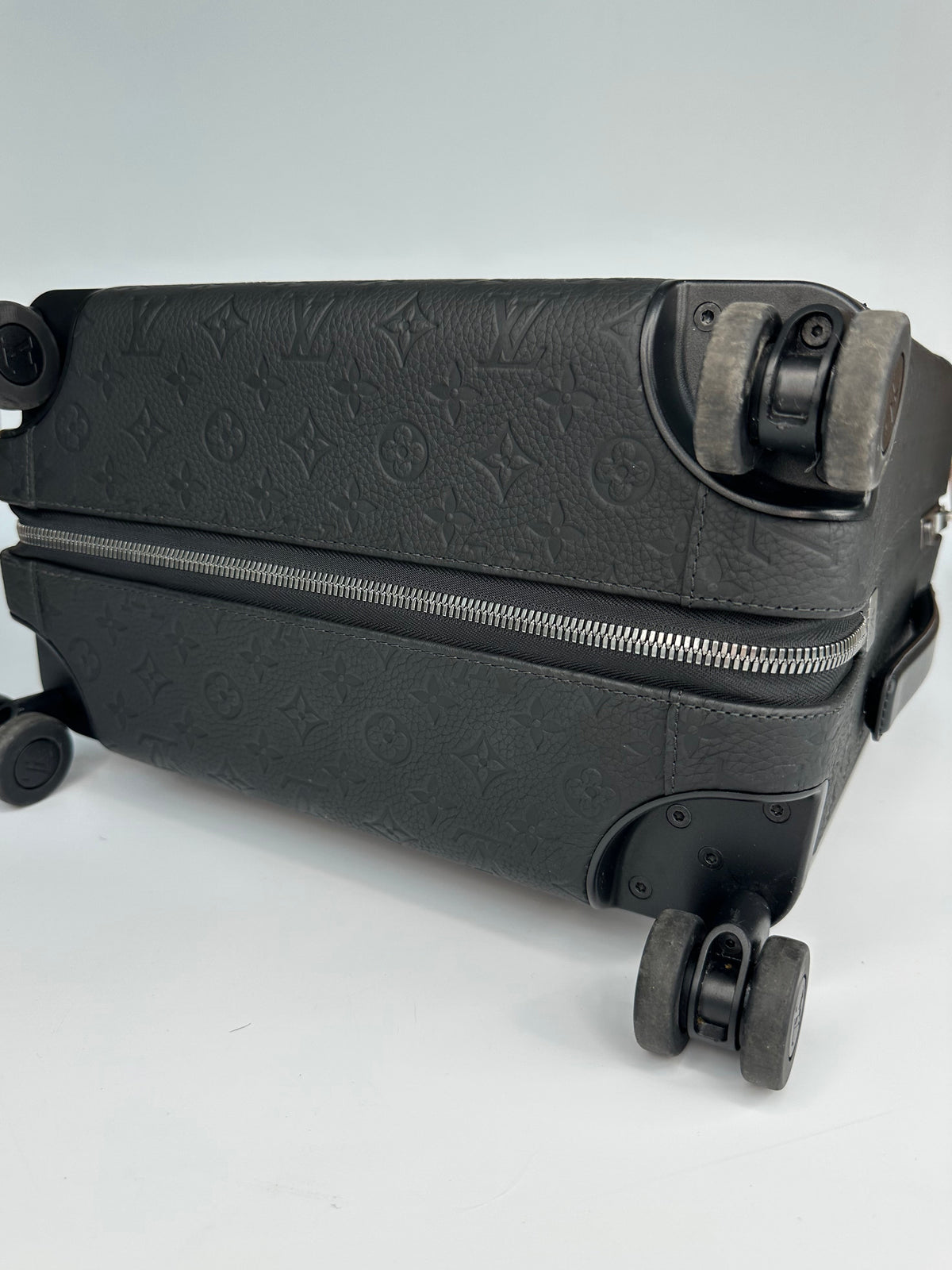 Louis Vuitton Horizon 55 Black Taurillon Leather Edition RRP £3700