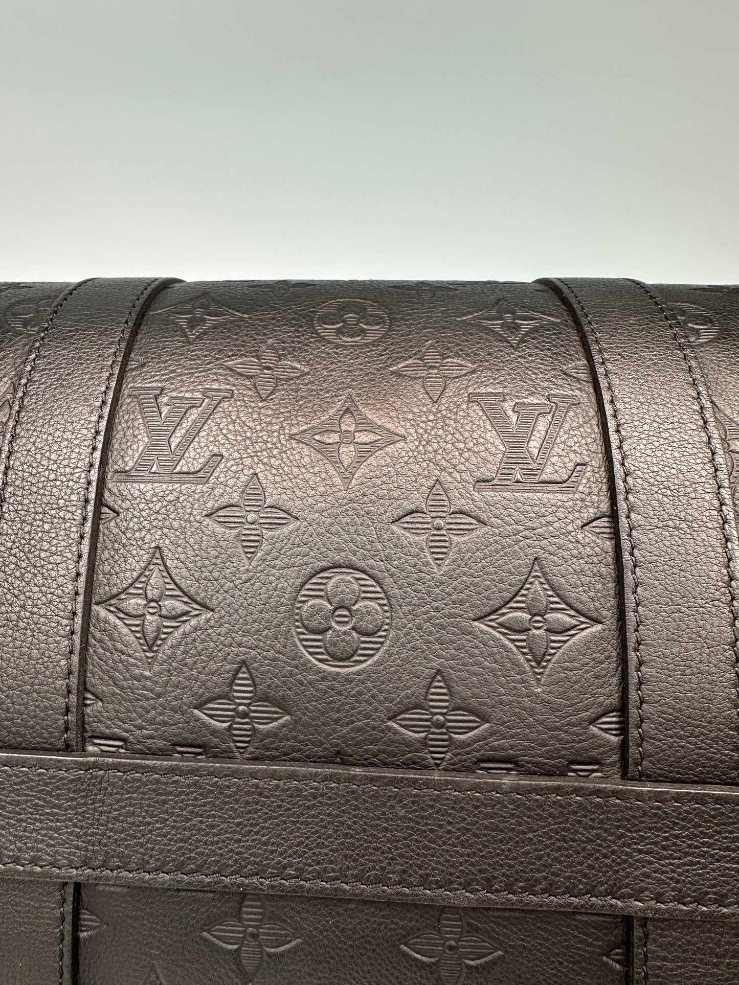 Louis Vuitton Keepall Bandoulière 50 Monogram Shadow Black Leather